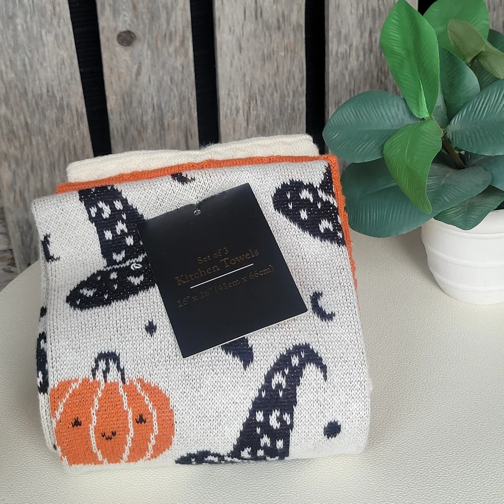 Cynthia Rowley 3 pack Pumpkins Hats & Bats Hand Towels